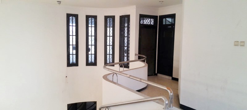 Rumah di Kertajaya Indah Timur Surabaya Timur 2 Lantai... DISEWAKAN JUGA !!! - JK -