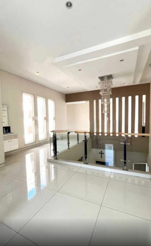 MURAH LUAS 240 m2 Dijual Rumah Citraland Somerset - Golf Avenue Surabaya Barat - Modern 2 Lantai Dekat Uc, Hokky Buah, Ciputra Hospital