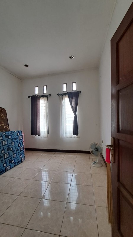 Rumah Siap Huni dengan Hunian Nyaman dan Asri Lokasi Strategis di Pinggir Jalan di Pondok Aren