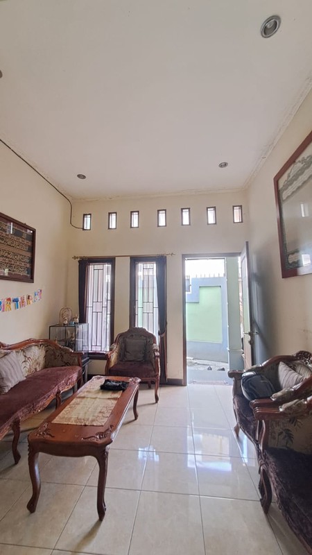 Rumah Siap Huni dengan Hunian Nyaman dan Asri Lokasi Strategis di Pinggir Jalan di Pondok Aren