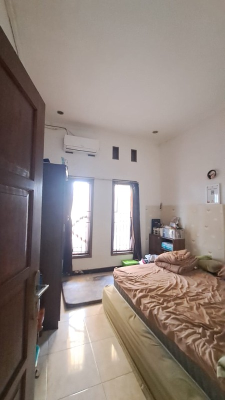 Rumah Siap Huni dengan Hunian Nyaman dan Asri Lokasi Strategis di Pinggir Jalan di Pondok Aren