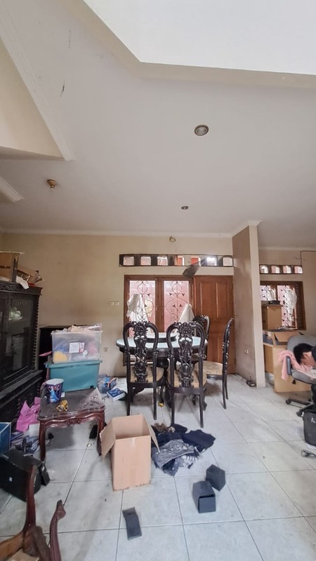 Rumah Siap Huni dengan Hunian Nyaman dan Asri Lokasi Strategis di Pinggir Jalan di Pondok Aren