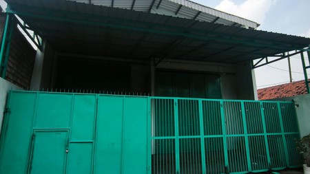 MURAH Dijual 300 m2 Ruko dan Gudang Raya Banjar Sugihan - Raya Manukan Kulon - Nol Jalan Raya Row Lebar 4 Mobil Surabaya Barat Dekat Margomulyo, Tandes, Grand Pakuwon, Akses Tol Benowo