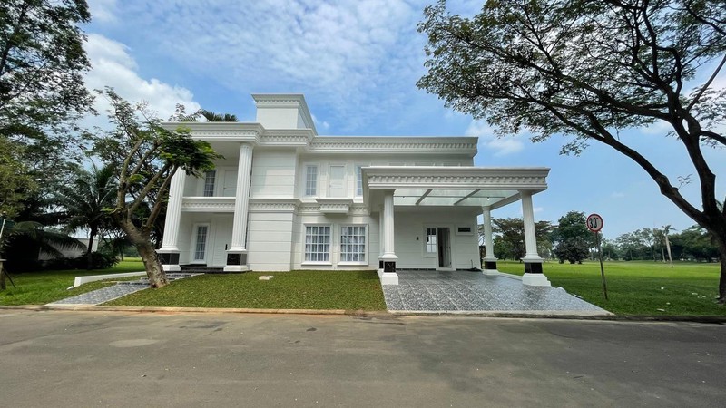 Rumah Cantik Bagus Siap Huni 2 Lantai dengan KT 5+2 KM 5+1 Hunian Nyaman dekat Kedaton Golf