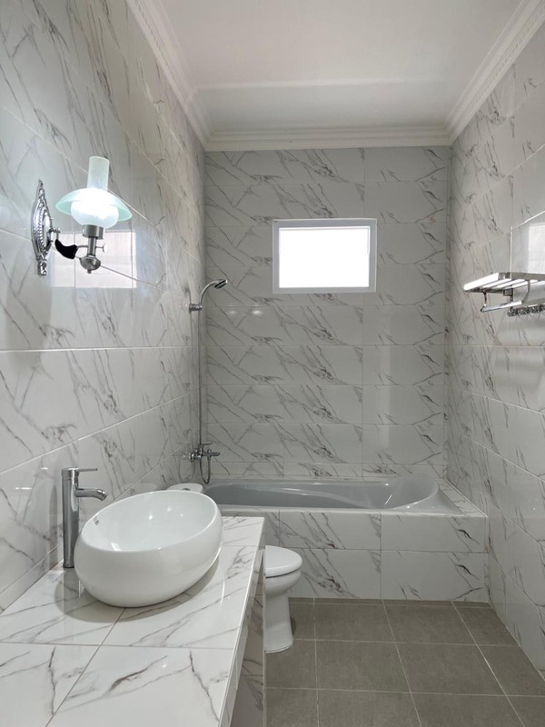 Rumah Cantik Bagus Siap Huni 2 Lantai dengan KT 5+2 KM 5+1 Hunian Nyaman dekat Kedaton Golf