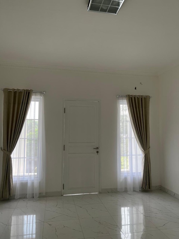 Rumah Cantik Bagus Siap Huni 2 Lantai dengan KT 5+2 KM 5+1 Hunian Nyaman dekat Kedaton Golf