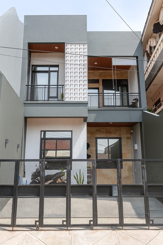 Rumah Cantik 2 Lantai Di Bintaro dengan KT 2 dan KM 3 sudah SHM