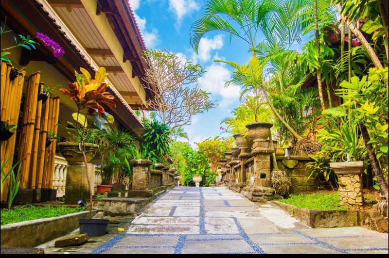FREEHOLD FOR SALE - Prime Investment Opportunity in the Heart of Legian, BALI