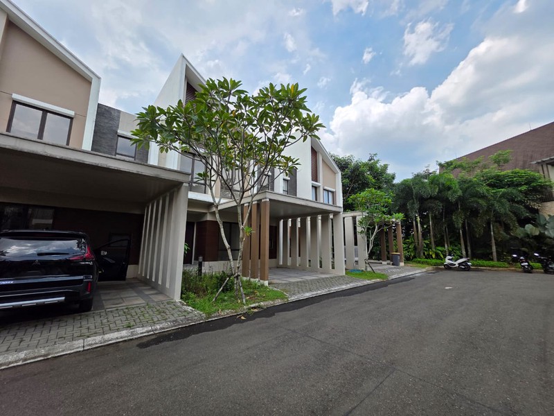 Rumah Bagus di Dalam Cluster dengan kondisi Terawat Baik dan Siap Huni @Cimanggis, Depok