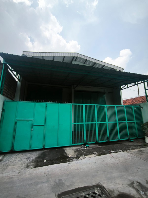 MURAH Disewakan Ruko plus Gudang  Jalan Raya Banjar Sugihan - Raya Manukan Kulon - Nol Jalan Raya Row Lebar 4 Mobil Surabaya Barat Dekat Margomulyo, Tandes, Grand Pakuwon, Akses Tol Benowo