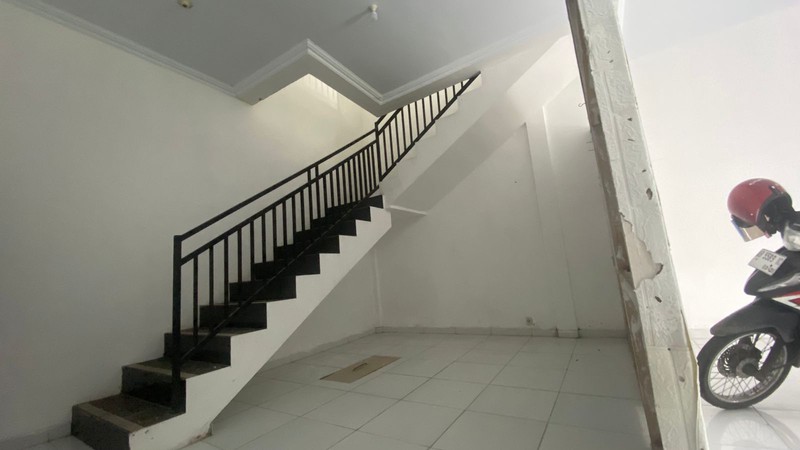 Cocok untuk Bisnis Anda, Ruko 2 Lantai Siap Disewa di  Nusupan, Trihanggo, Gamping, Sleman