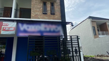 Cocok untuk Bisnis Anda, Ruko 2 Lantai Siap Disewa di  Nusupan, Trihanggo, Gamping, Sleman