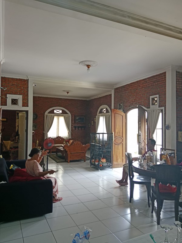 Rumah Hitung Tanah Luas 650 m2 dan Bangunan 240 m2 dengan Lokasi Strategis @Pondok Aren, Tangerang Selatan