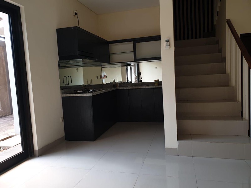 Rumah 2 Lantai Siap Huni dengan Hunian Nyaman dan Asri @Pamulang