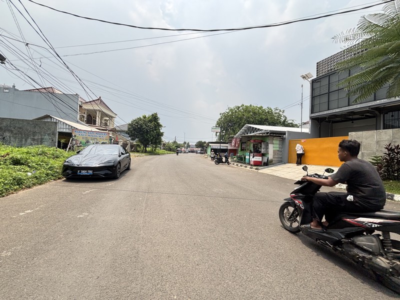 Gudang Luas 220m2 di Jl. Raya Cendana Limus Pratama Cileungsi
