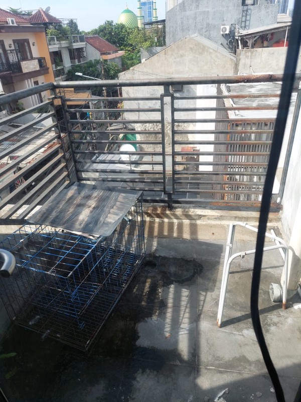 Dijual Rumah Tinggal Posisi Hoek Lokasi Cocok Untuk Kost-kostan Dan Usaha Di Daerah Kebayoran Lama, Jakarta Selatan