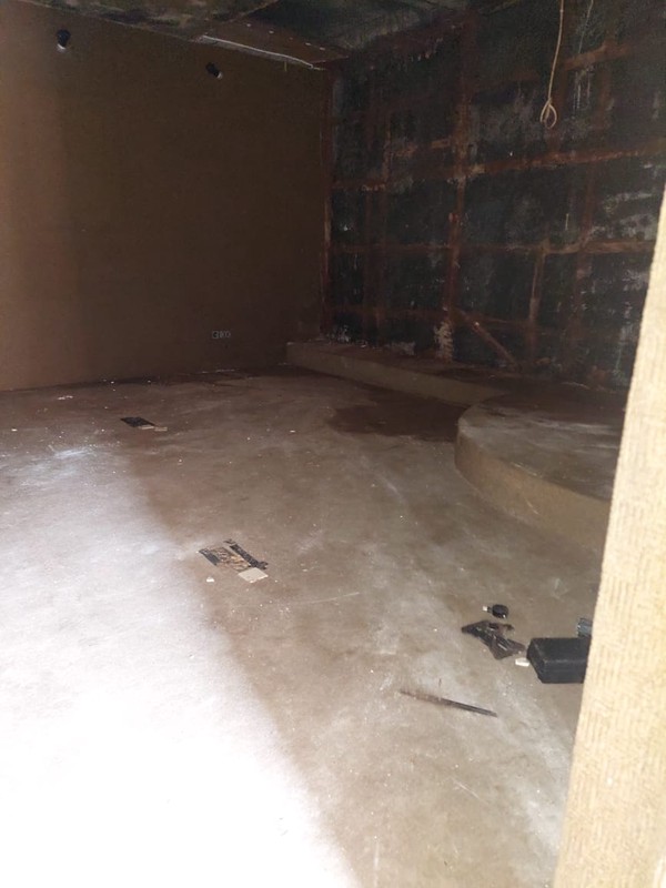 Dijual Rumah Tinggal Posisi Hoek Lokasi Cocok Untuk Kost-kostan Dan Usaha Di Daerah Kebayoran Lama, Jakarta Selatan