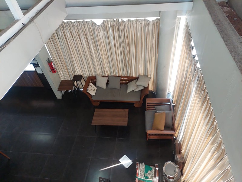 Dijual Rumah Tinggal Posisi Hoek Lokasi Cocok Untuk Kost-kostan Dan Usaha Di Daerah Kebayoran Lama, Jakarta Selatan