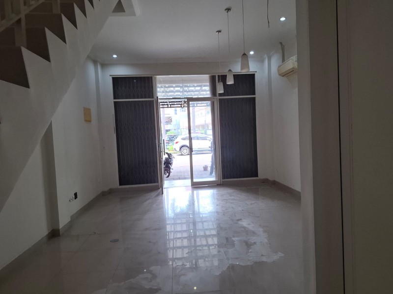 Ruko Strategis di Grand Galaxy - Lokasi Emas untuk Bisnis & Investasi!