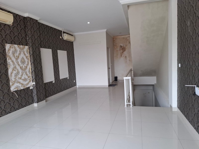 Ruko Strategis di Grand Galaxy - Lokasi Emas untuk Bisnis & Investasi!