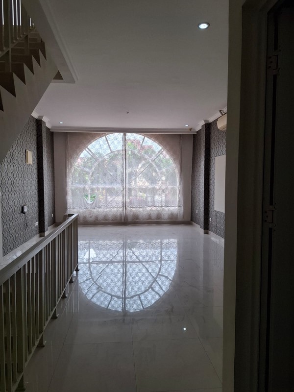 Ruko Strategis di Grand Galaxy - Lokasi Emas untuk Bisnis & Investasi!