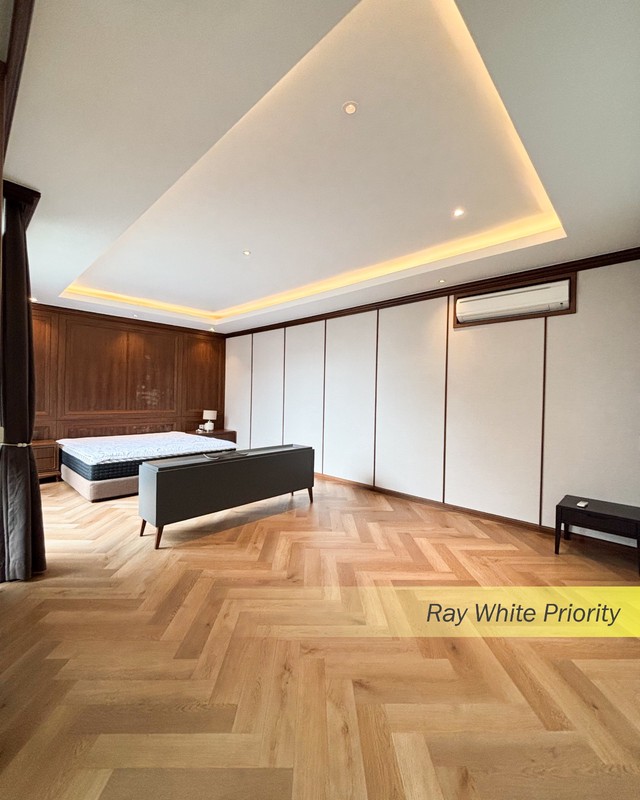 RUMAH MEWAH FULLFURNISH DI KAWASAN NAVAPARK BSD CITY, TANGERANG SELATAN