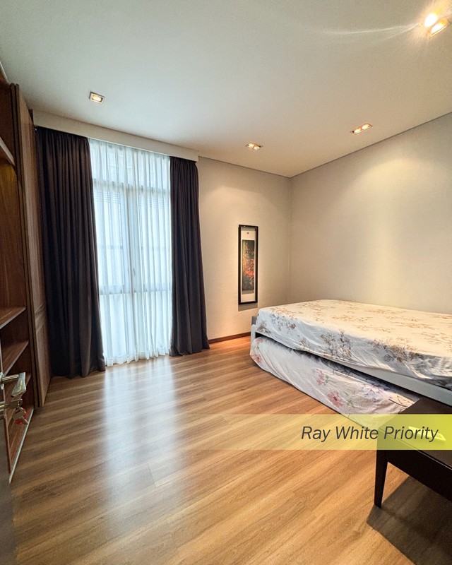 RUMAH MEWAH FULLFURNISH DI KAWASAN NAVAPARK BSD CITY, TANGERANG SELATAN