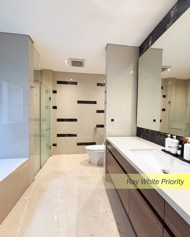 RUMAH MEWAH FULLFURNISH DI KAWASAN NAVAPARK BSD CITY, TANGERANG SELATAN