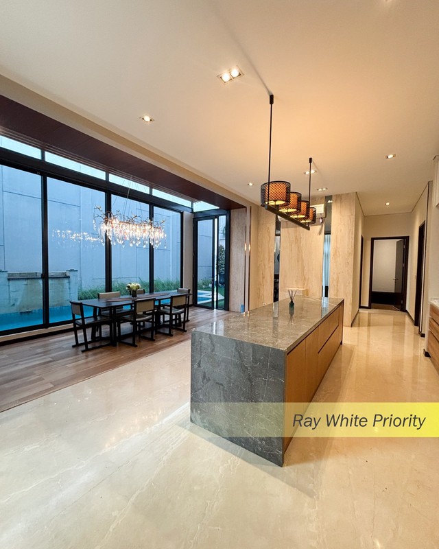 RUMAH MEWAH FULLFURNISH DI KAWASAN NAVAPARK BSD CITY, TANGERANG SELATAN