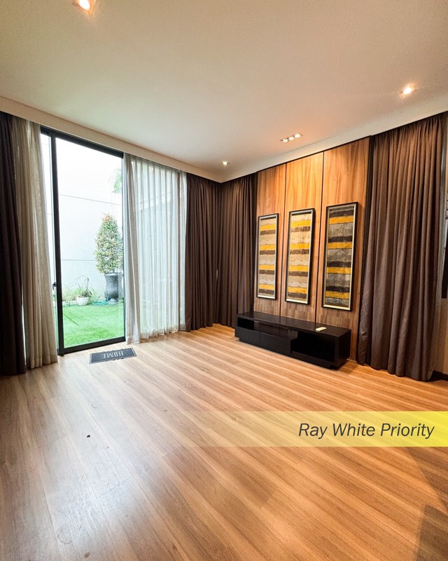 RUMAH MEWAH FULLFURNISH DI KAWASAN NAVAPARK BSD CITY, TANGERANG SELATAN