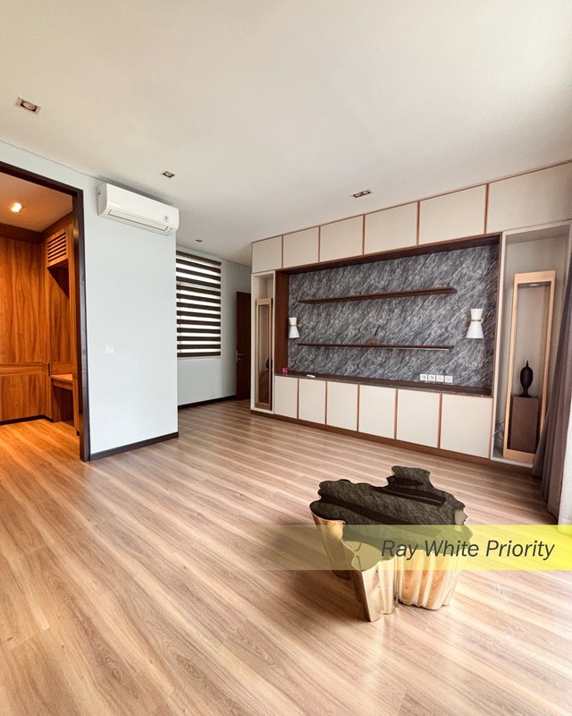 RUMAH MEWAH FULLFURNISH DI KAWASAN NAVAPARK BSD CITY, TANGERANG SELATAN