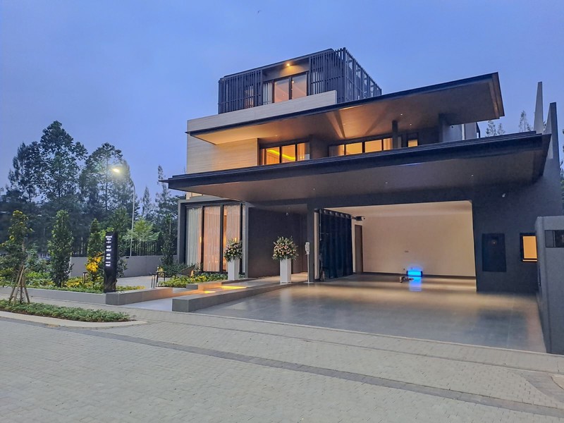 Rumah Mewah Botanic Villa Navapark BSD City view ke Botanic Park