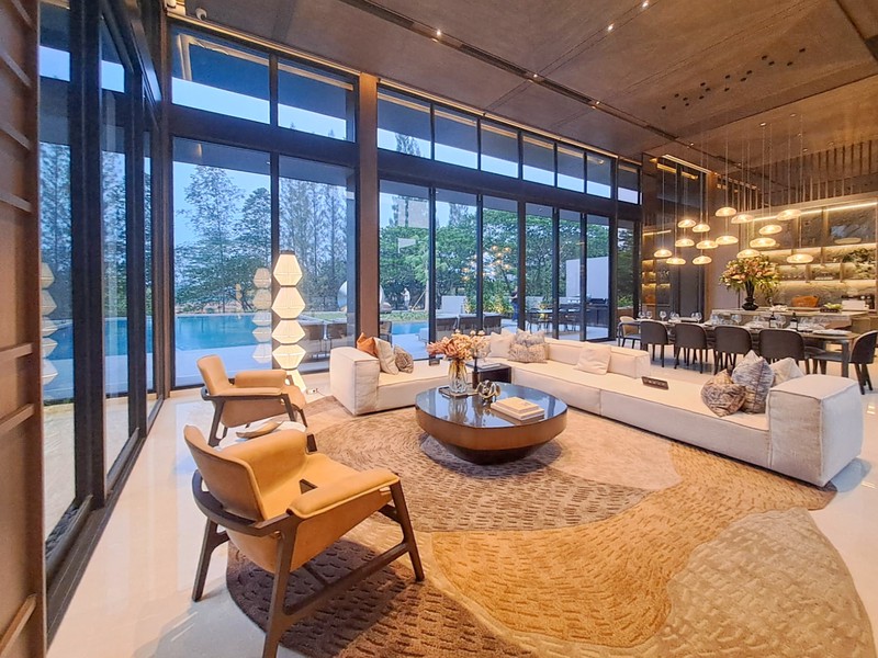 Rumah Mewah Botanic Villa Navapark BSD City view ke Botanic Park