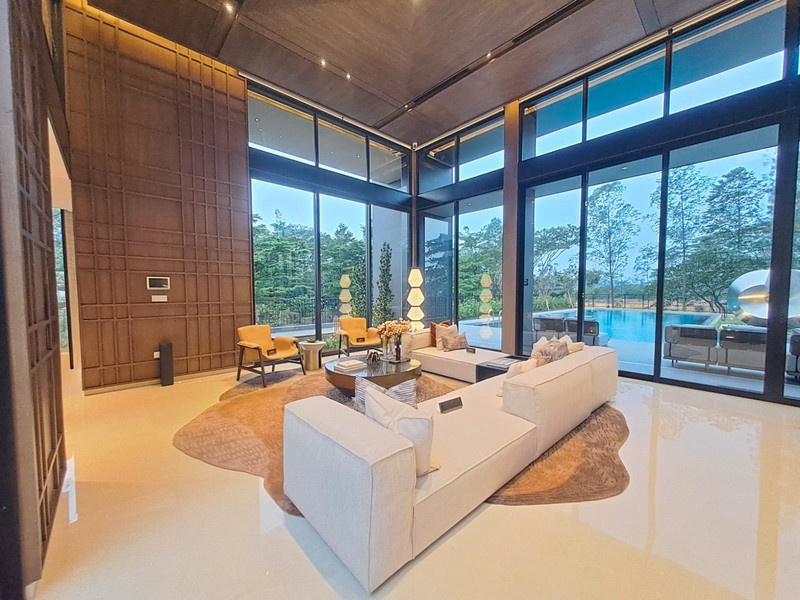 Rumah Mewah Botanic Villa Navapark BSD City view ke Botanic Park