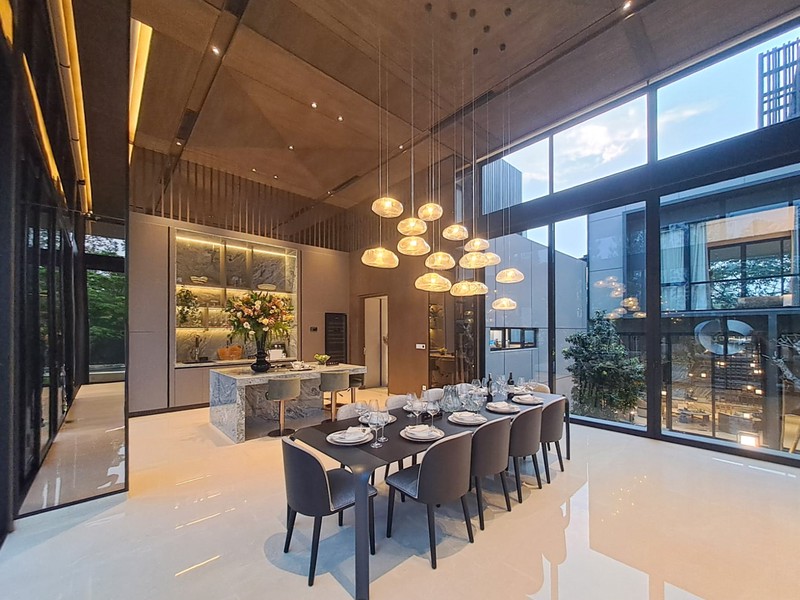 Rumah Mewah Botanic Villa Navapark BSD City view ke Botanic Park