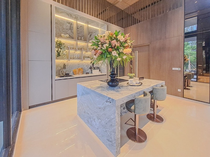 Rumah Mewah Botanic Villa Navapark BSD City view ke Botanic Park