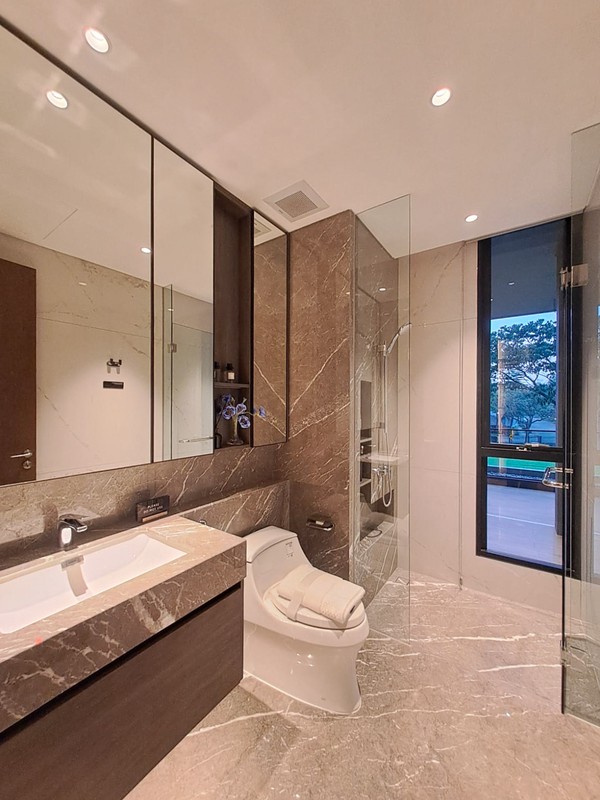 Rumah Mewah Botanic Villa Navapark BSD City view ke Botanic Park