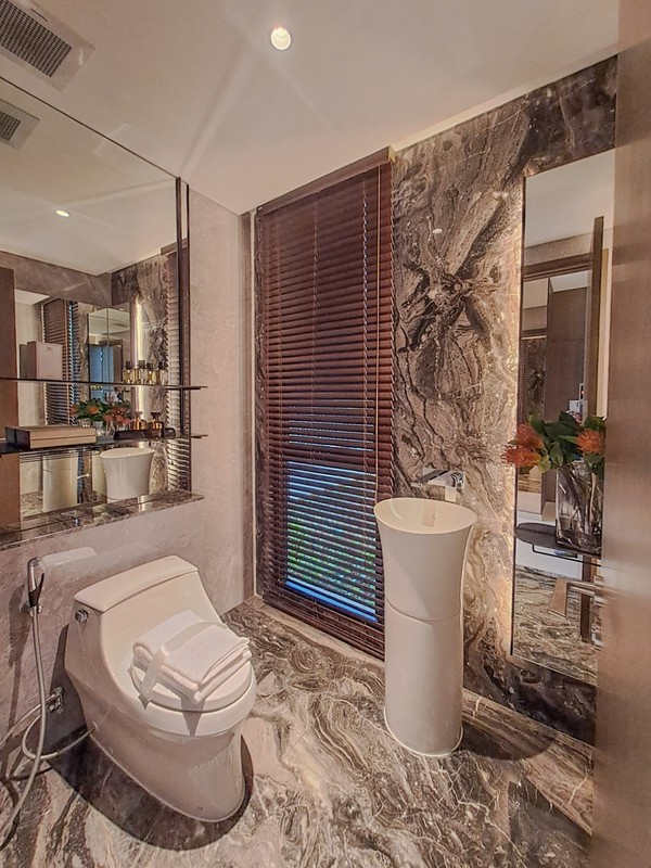 Rumah Mewah Botanic Villa Navapark BSD City view ke Botanic Park