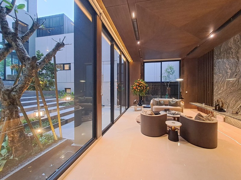 Rumah Mewah Botanic Villa Navapark BSD City view ke Botanic Park