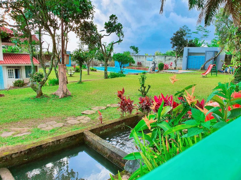 Vila di Cisaat Sukabumi, View Gunung Gede Pangrango dekat Bogor  