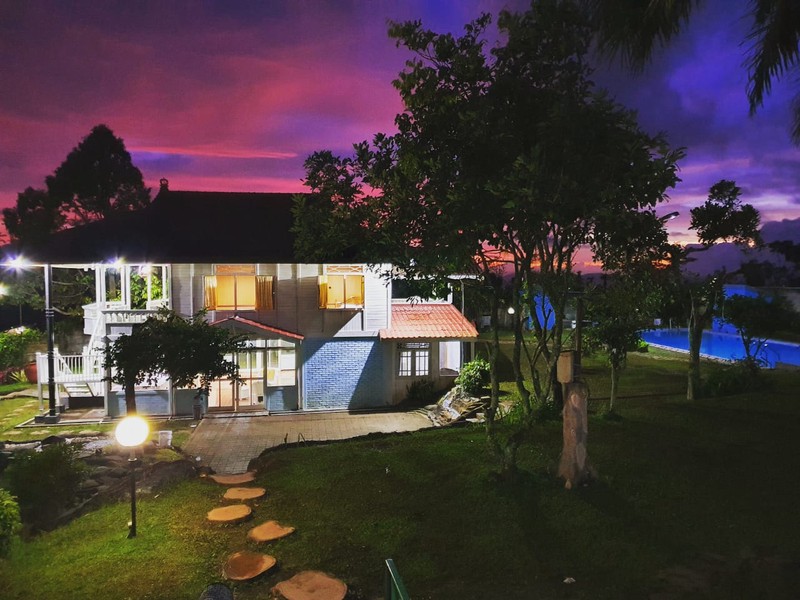 Vila di Cisaat Sukabumi, View Gunung Gede Pangrango dekat Bogor  