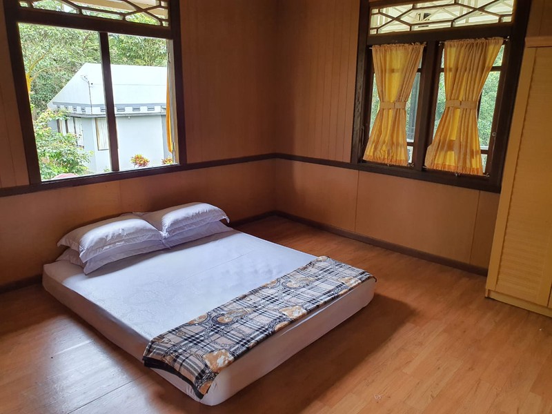 Vila di Cisaat Sukabumi, View Gunung Gede Pangrango dekat Bogor  