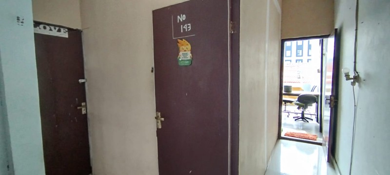 Ruko murah siap pakai 3.5 lantai di Batu Tulis, Kebon Kelapa, Gambir