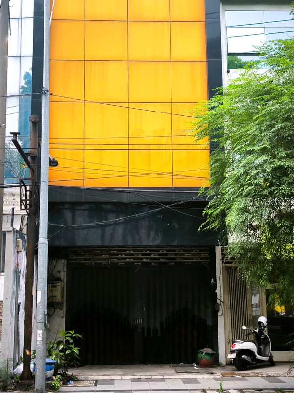 DISEWAKAN RUKO 4 LANTAI JALAN RAYA MAYJEND SUNGKONO SURABAYA BARAT