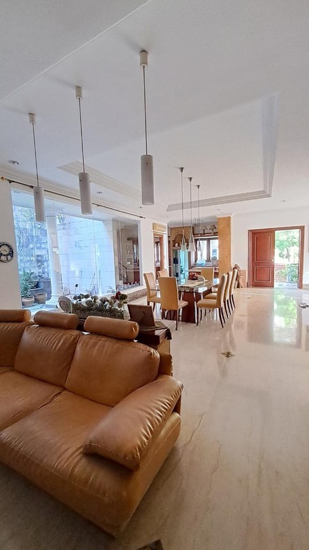 Di jual cepat harga murah rumah  3 lantai di Villa Permata Gading Kelapa Gading Jakarta Utara