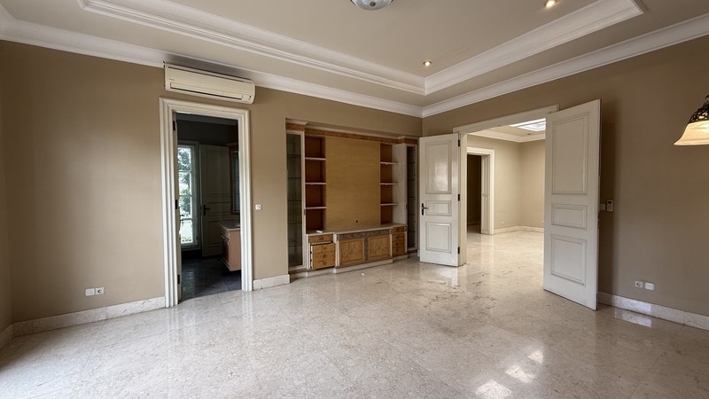 LUXURY HOUSE AND COMFY AT KEBAYORAN BARU AREA