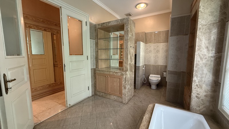 LUXURY HOUSE AND COMFY AT KEBAYORAN BARU AREA