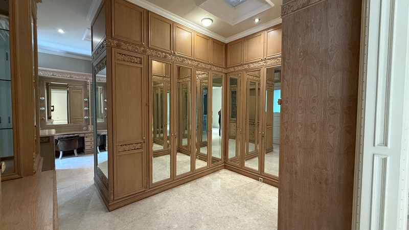 LUXURY HOUSE AND COMFY AT KEBAYORAN BARU AREA