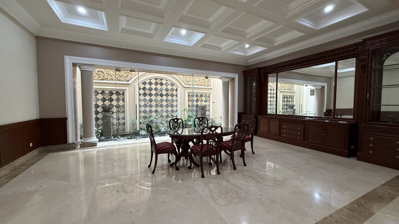 LUXURY HOUSE AND COMFY AT KEBAYORAN BARU AREA