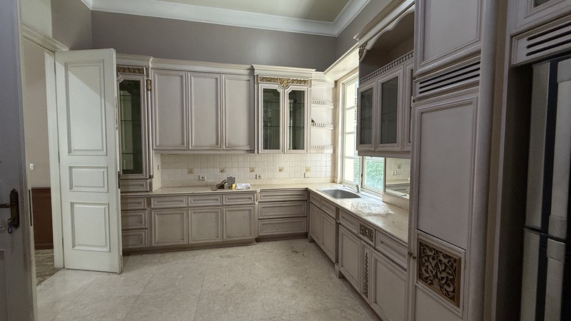 LUXURY HOUSE AND COMFY AT KEBAYORAN BARU AREA